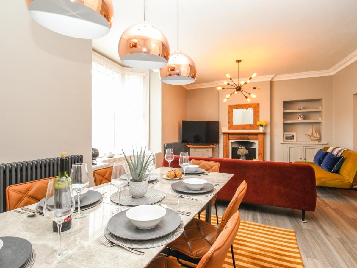 Bay Apartment